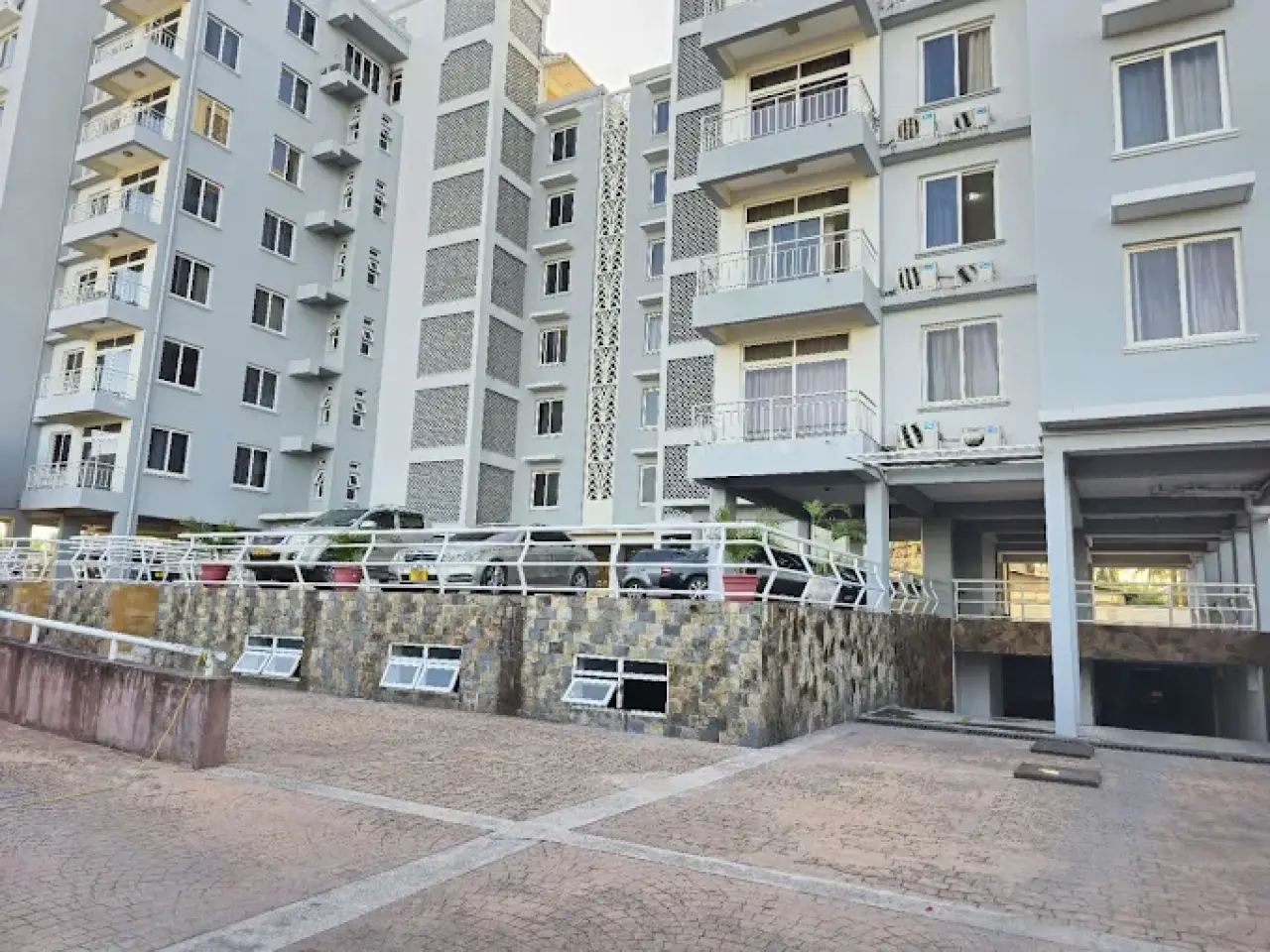 Delina Apartment - Image 2