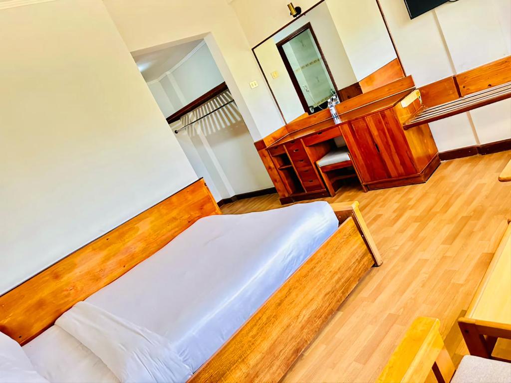 DELUXE ROOM - Image 4