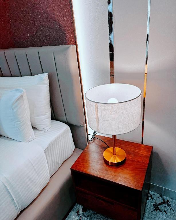 Business Suite - Image 5