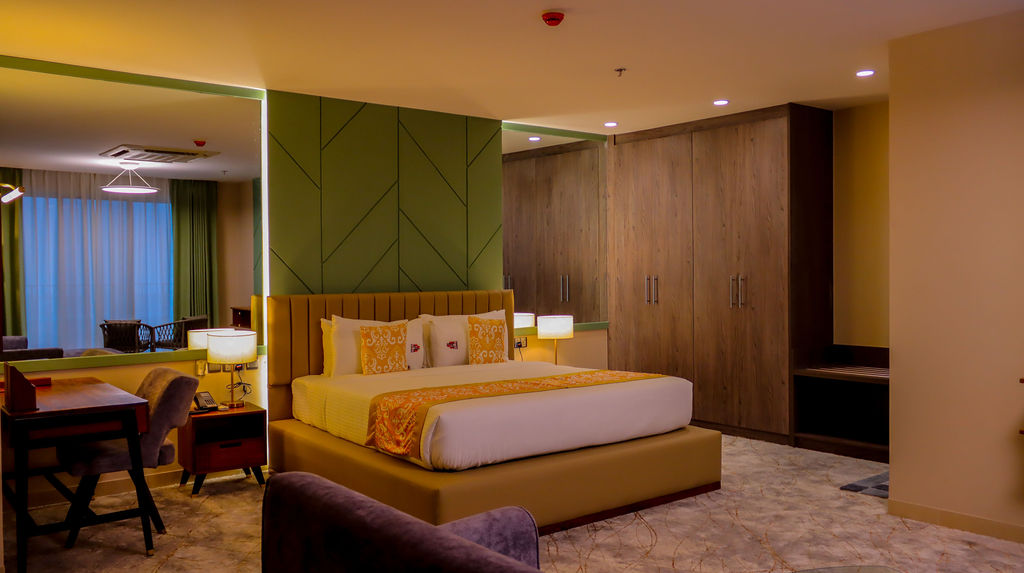 Business Suite - Image 2