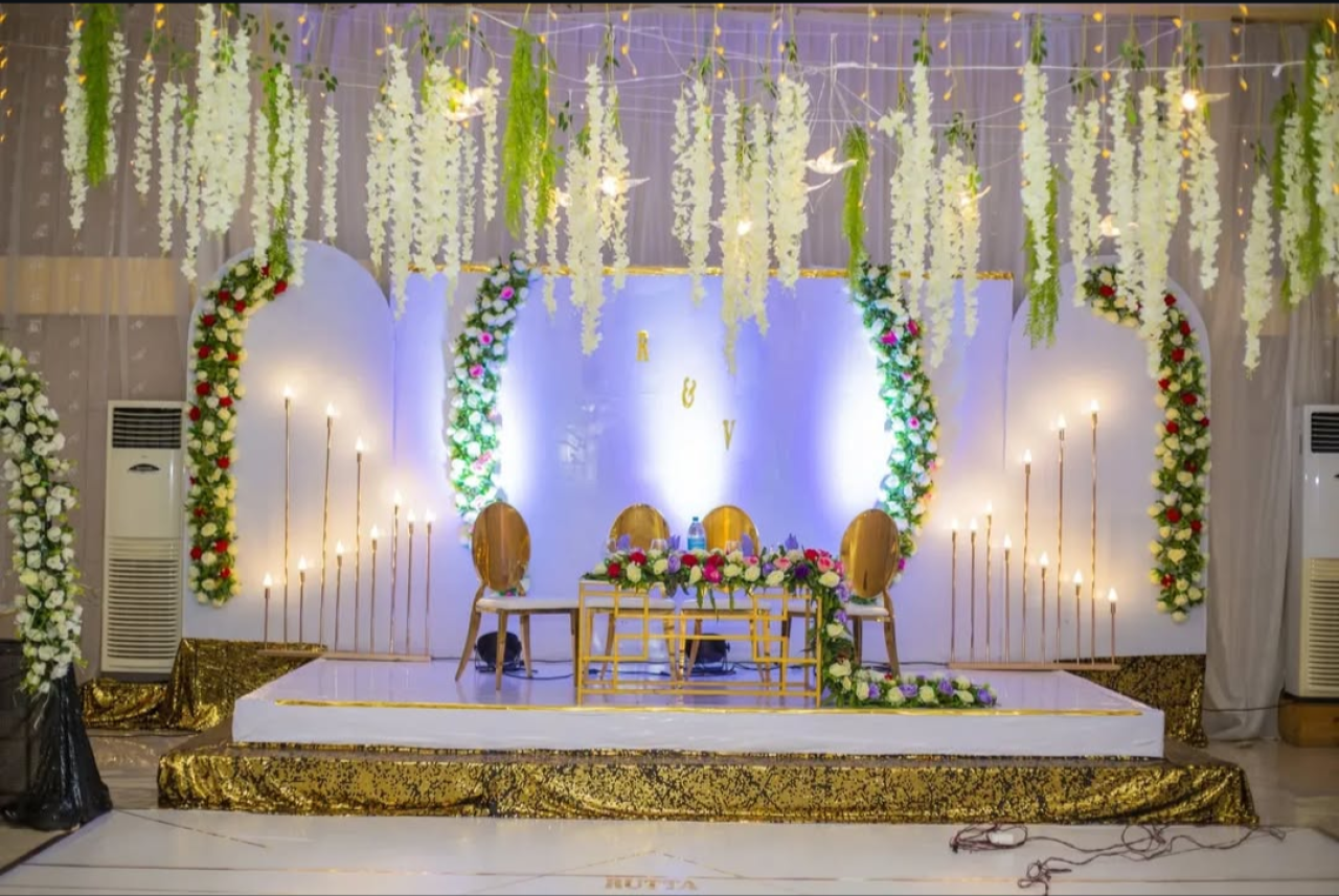 BRIGHTSTONE HALL - Image 6