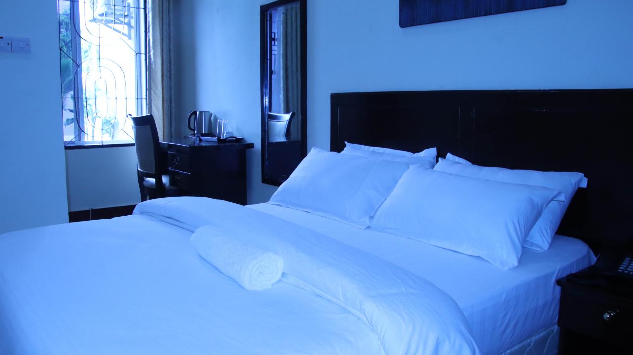 SELF CONTAINED ROOMS - Image 7