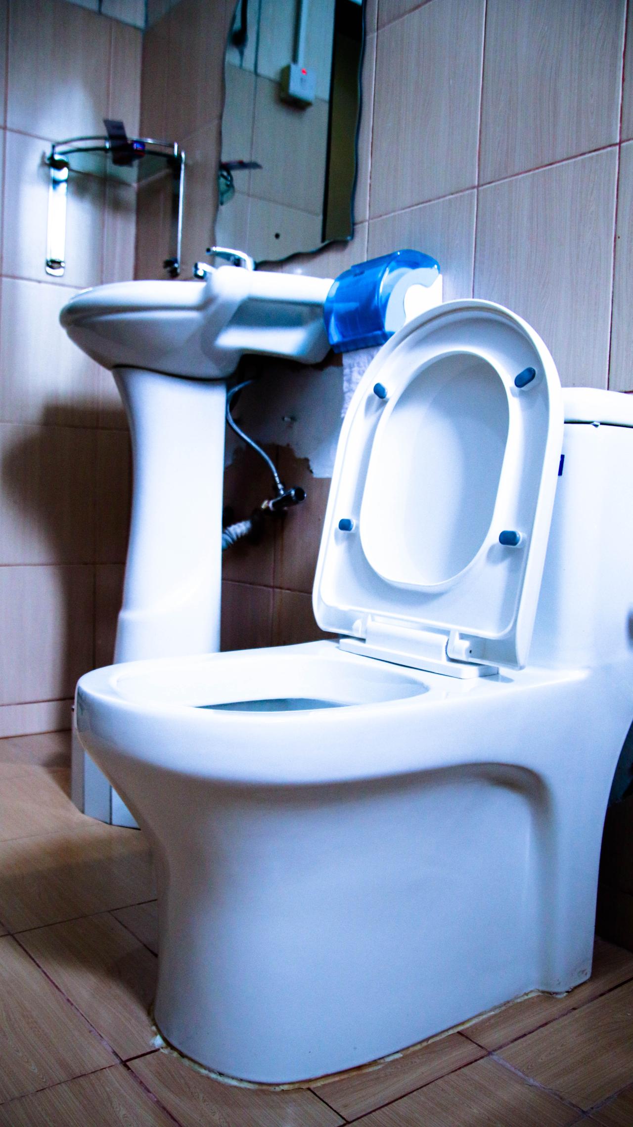 SELF CONTAINED ROOMS - Image 9