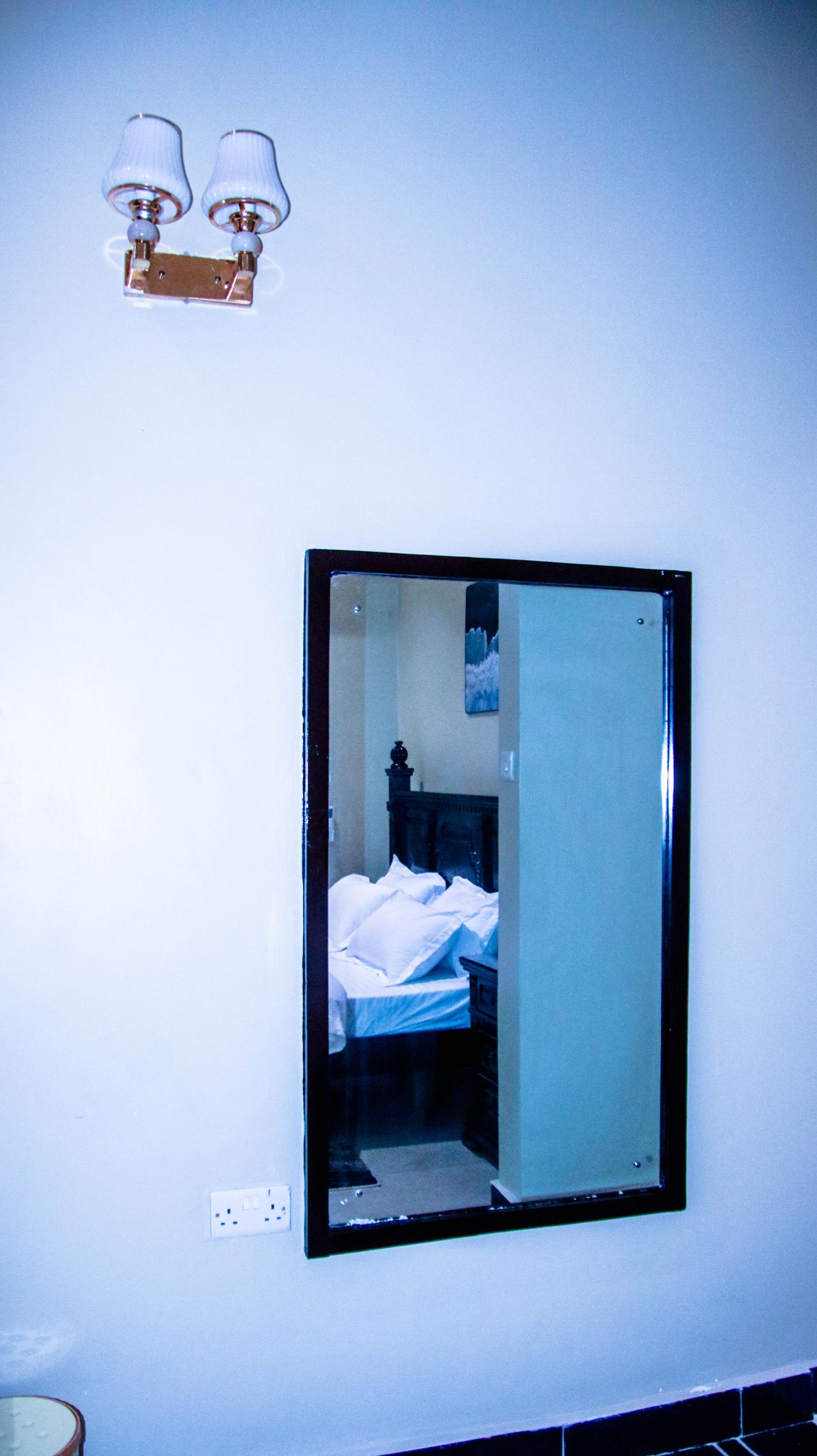 DELUXE ROOMS - Image 8